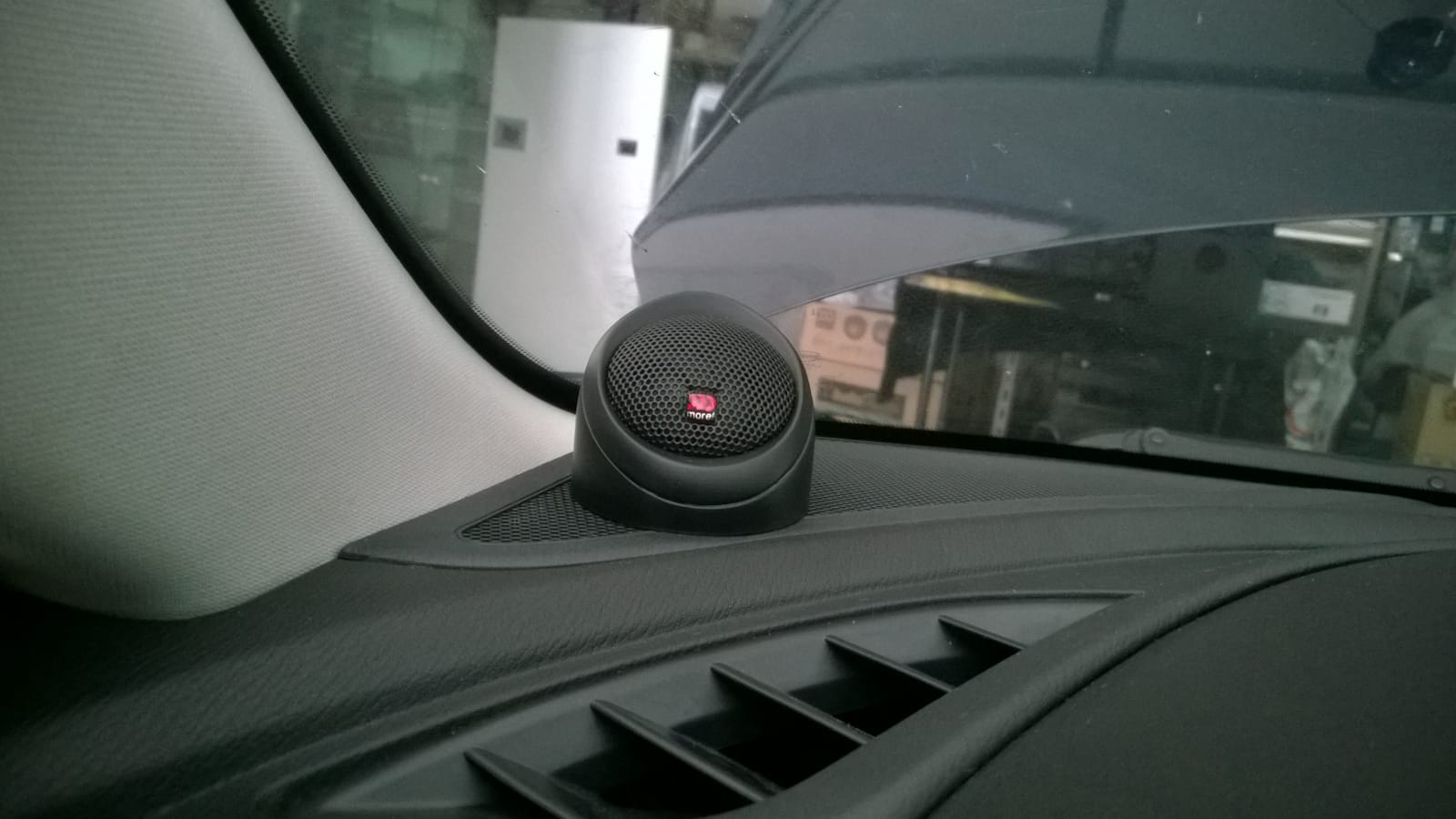 Hi-Fi Car 11